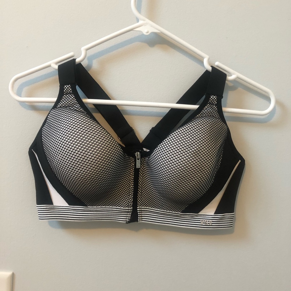 VSS sports bra